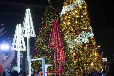Işık Noel ağacı kutlama Bangkok, Tayland için güzel süslemeleri.
