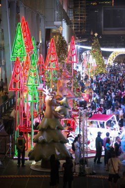Işık Noel ağacı kutlama Bangkok, Tayland için güzel süslemeleri.