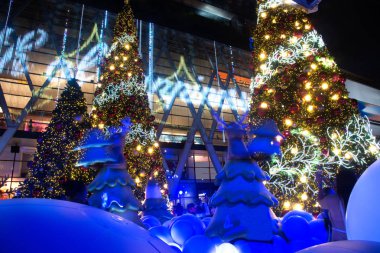 00024.jpg başlık ışık ve Noel ağaçlar güzel Noel ve yeni yıl kutlama 2018 süslemeleri Bangkok, Tayland.
