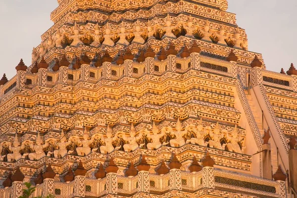 Ornamentale Statue Auf Dem Hauptmerkmal Des Wat Arun Ratchawararam Ratworamahawihan — Stockfoto