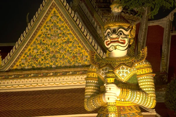 Scène Nocturne Thai Giant Guardian Entrée Principale Ordination Hall Wat — Photo