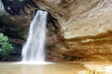 Chan şelale bazen Namtok uzun Ru (Waterf denir seslendirdi