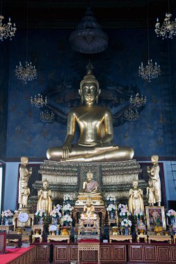 Altın ana Wat sıçan Natda Buda Ram Worawihan Manastırı.