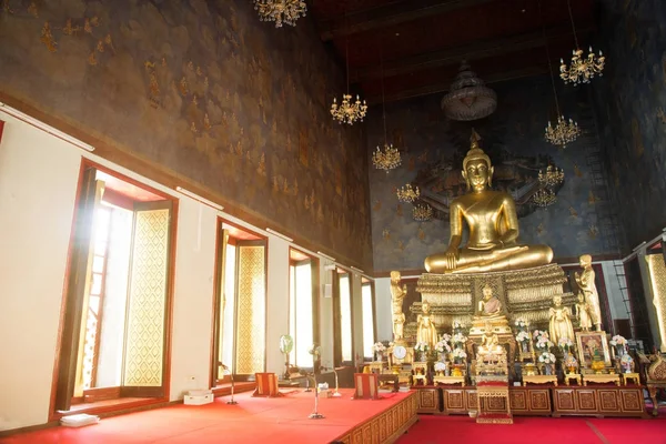 Altın ana Wat sıçan Natda Buda Ram Worawihan Manastırı.