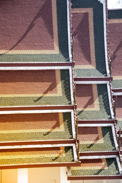 Textura e telhado de fundo da Igreja em Wat Rat Natda Ram Worawihan é um mosteiro e está localizado em Bangkok, Tailândia . — Fotografia de Stock