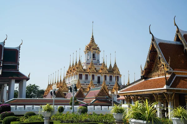 Лоха Прасат або металу замок у Wat Ratchanatdaram Woravihan, — стокове фото