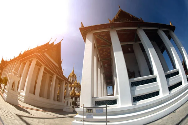 Wat Rat Natda Ram Worawihan é um mosteiro e está localizado em Bangkok, Tailândia . — Fotografia de Stock