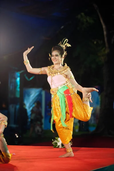 Dança tailandesa tradicional do sul na Tailândia festival de turismo . — Fotografia de Stock