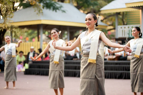 Southern traditional Thai dancing in Thailand tourism Festival. — Stock Photo, Image
