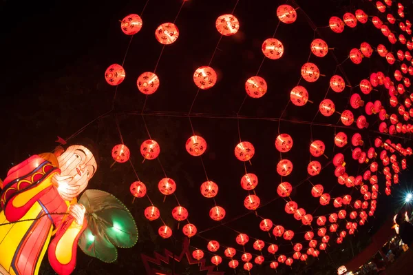 Chinese God and Lantern hanging for Chinese New Year Celebration. — Stock Photo, Image