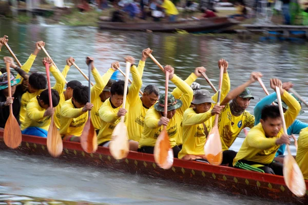 Championnat thaïlandais de course de bateaux longs . — Photo