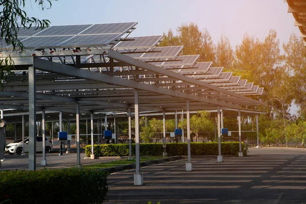 Painéis Energia Solar Instalados Telhado Estacionamento Qual Uso Mais Eficiente — Fotografia de Stock