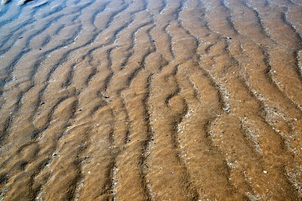 Sahildeki Doğal Kum Desenleri Alçak Gelgitte — Stok fotoğraf