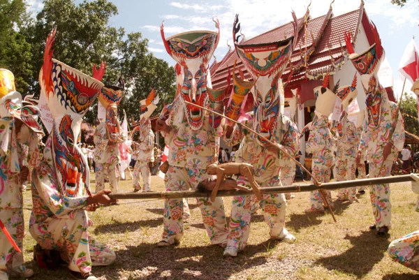 Loei Thailand July 2011 Ghost Festival Phi Khon นงานเฉล มฉลองสวมหน — ภาพถ่ายสต็อก