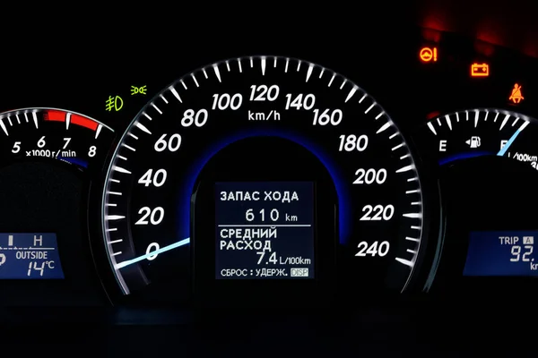 Auto snelheidsmeter in macro — Stockfoto