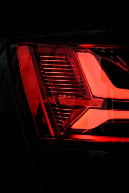 bir arabanın arka ışık