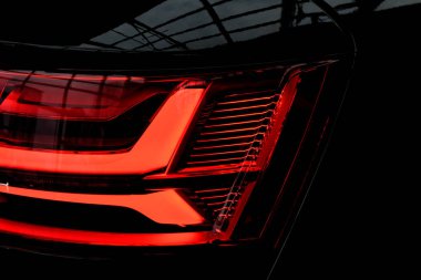 bir arabanın arka ışık