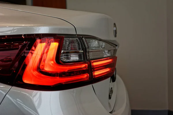 Detalle en la luz trasera de un coche . —  Fotos de Stock