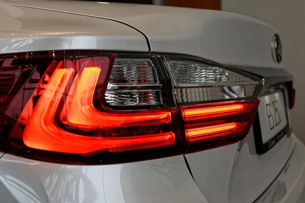 Detalhe sobre a luz traseira de um carro . — Fotografia de Stock