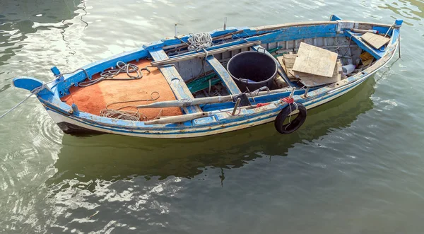 Eski ahşap tekne.