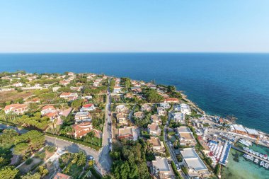 Syracuse Sicilya 'daki bir turist köyünün havadan görünüşü