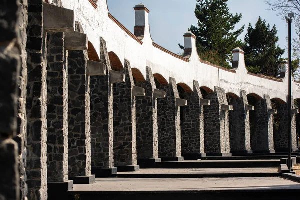 Mexico City 'de bir parkta kemerler