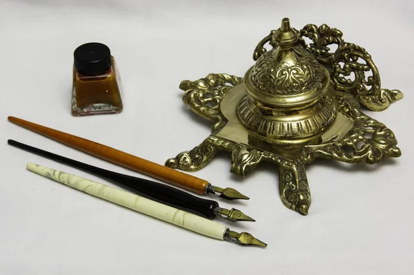 Kaligrafi, Dip Pens, Ink, Nibs ve Inkwell