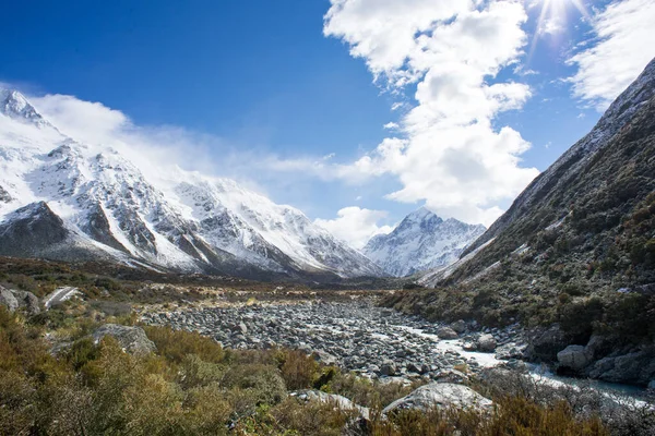 Góra Gotować Pokryte Śniegiem Widok Hooker Valley Utwór — Zdjęcie stockowe