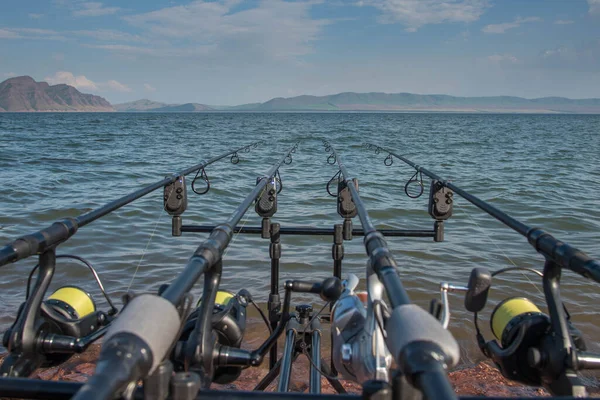 Büyük Sibirya nehrinde balık tutarken Yenisei