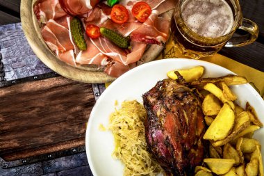 kızarmış patates kızarmış tavuk ayak bira