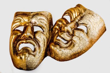 İki tiyatro maskesi üzüntü ve sevinç üzerinde beyaz backgr fotoğrafı