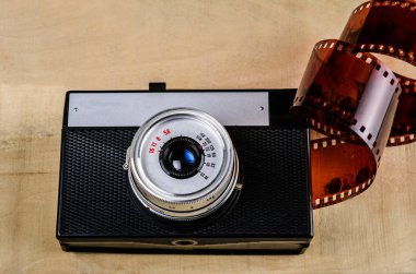 eski fotoğraf makinesi ile fotoğraf filmi