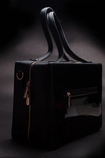 Kožená taška. Módní pojem, módní černé kabelky. — Stock fotografie