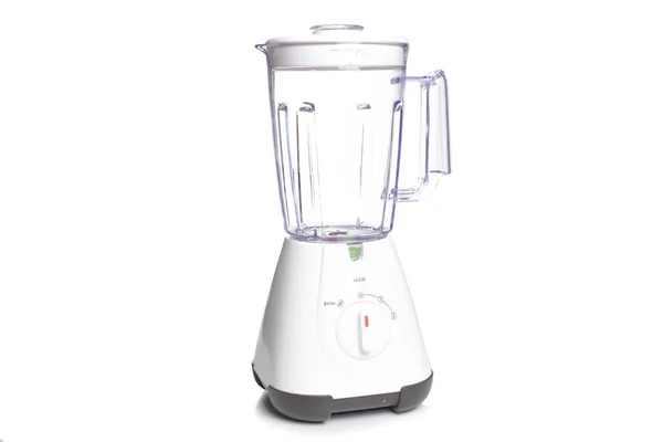 Beyaz zemin, mutfak konsepti üzerine boş elektrik blender — Stok fotoğraf