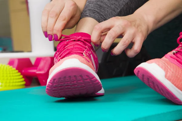 Onu ayakkabı, kadın atlet onun ayakkabı prepari ipe ipe spor kız