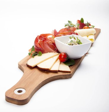 Meze tabağı soğuk et tabağı grisini ekmek sopa, pr ile