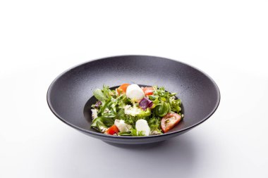 Domates ve CRI ile İtalyan mozzarella peyniri ve domates salatası