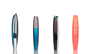 beyaz zemin üzerine gözler için farklı maskara