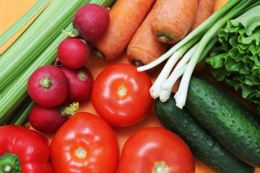 Masada taze sebzeler