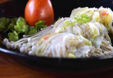 Serme marul şal kıyılmış domuz eti