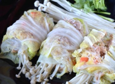 Serme marul şal kıyılmış domuz eti