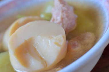  domuz eti ve yumurta tofu sıcak çorba