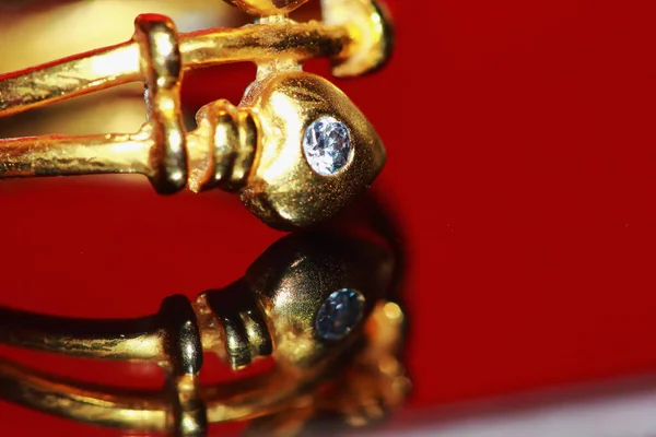 Arany Gyűrű Briliáns Fekete Háttér — Stock Fotó