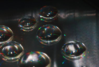 Arka plan için cd içerisindeki dropun makrodaki yansıması