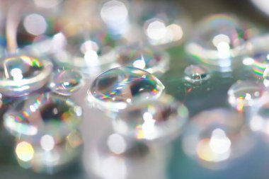 Arka plan için cd içerisindeki dropun makrodaki yansıması