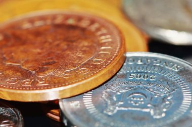 Altın para ve eski para yığını, altın para ve eski para.