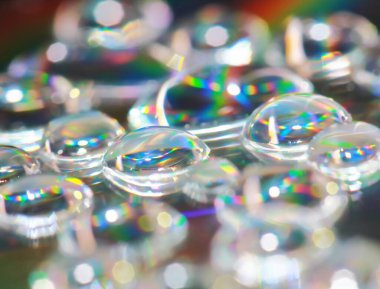 Arka plan için cd içerisindeki dropun makrodaki yansıması