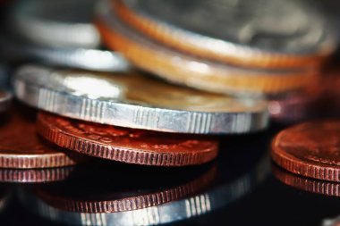 Altın para ve eski para yığını, altın para ve eski para.