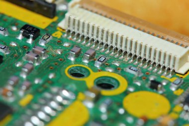 Elektrik arkaplanı için makro fotoğrafçılıkta bilgisayar için eski elektonik devre kartı