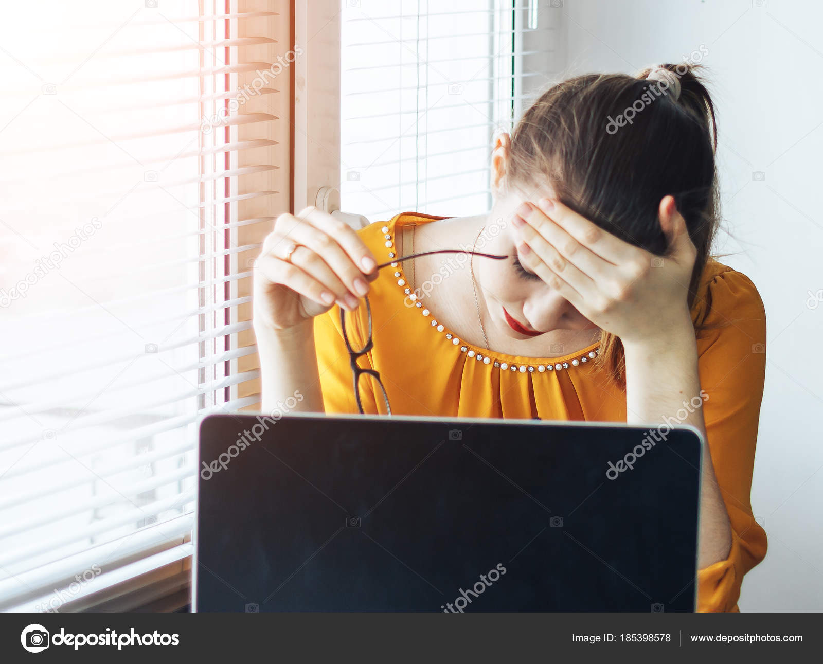 Donne che danno testa lavoro